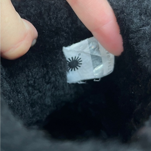 UGG Fluff Mini Quilted Bootie Sz 38 EU, US 7.5 - Picture 8 of 12